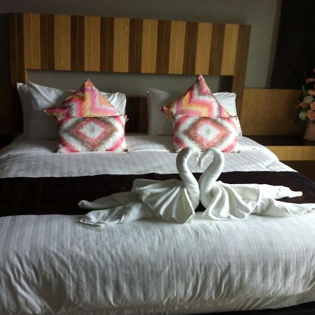 Hobby Hotel Утрадит Екстериор снимка