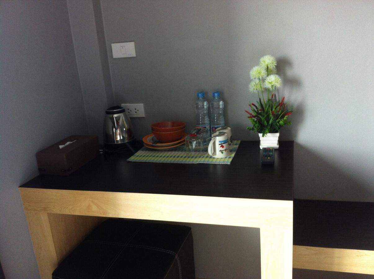 Hobby Hotel Утрадит Екстериор снимка