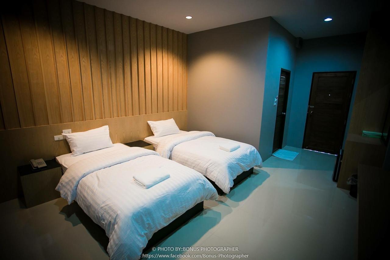 Hobby Hotel Утрадит Екстериор снимка