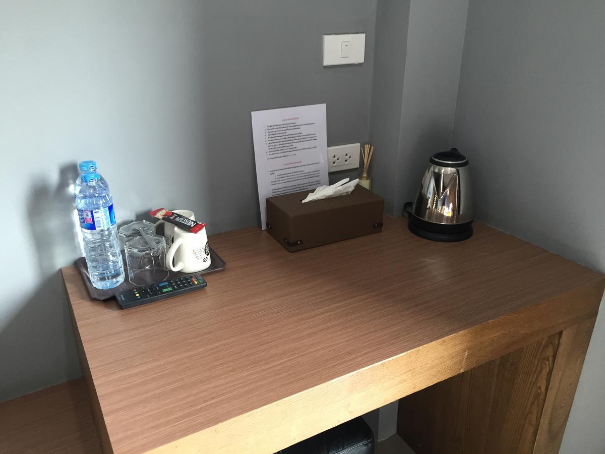 Hobby Hotel Утрадит Екстериор снимка